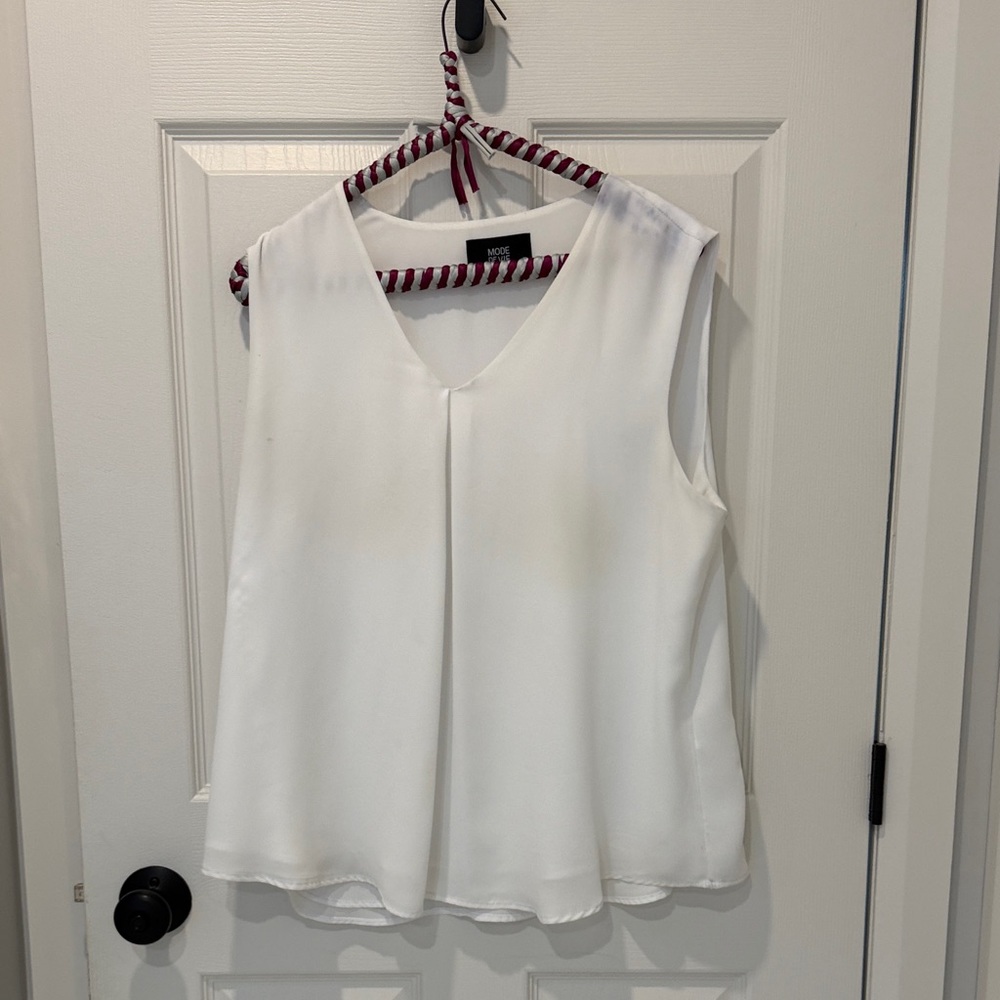 Elegant White Sleeveless Blouse by Vince